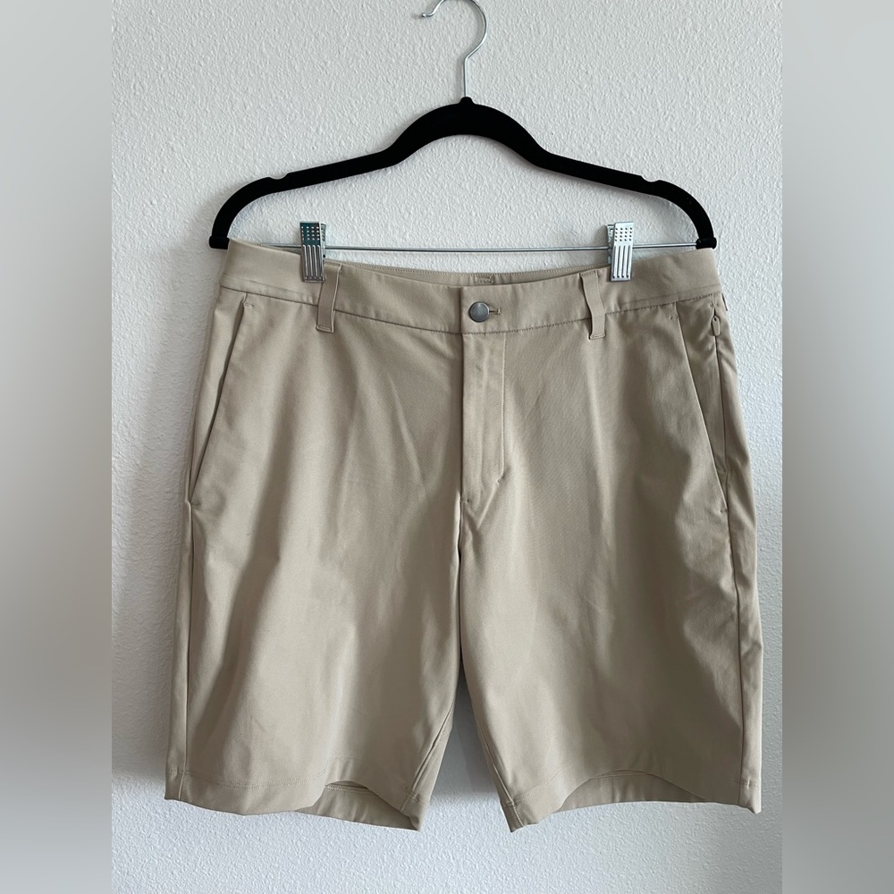Men’s Lululemon Khaki Golf Shorts